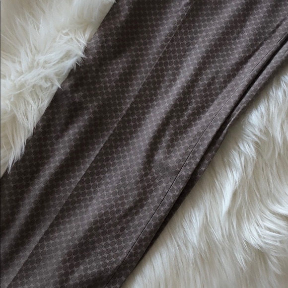 Banana Republic Hampton Fit Beige Slacks - Picture 4 of 4